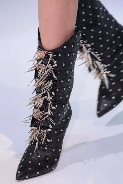 Look 27